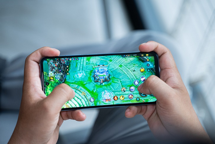 بهترین گوشی ها برای اجرای بازی سنگین: Xiaomi Poco M5 