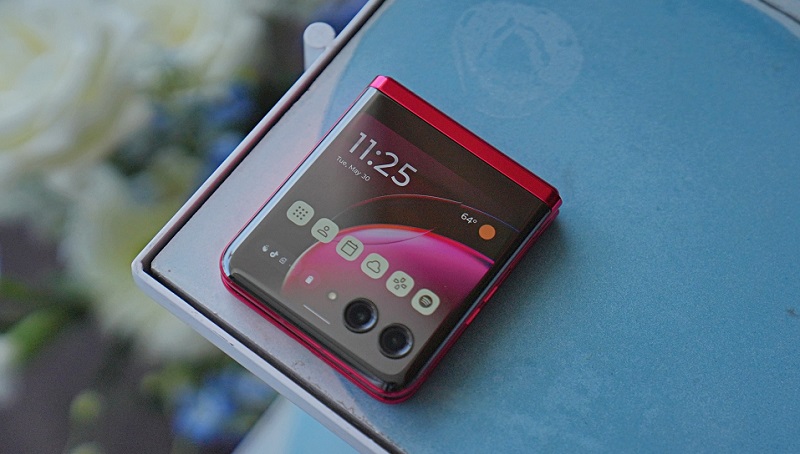 بهترین گوشی های سایز کوچک: Motorola Razr+ (2023)